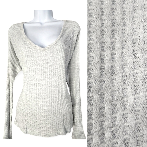 Velvet by Graham & Spencer Tops - Velvet dove gray metallic sparkle V-neck thermal top Womens XSmall